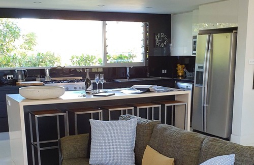 Mollymook Beach Casa | BANNISTER COVE MOLLYMOOK - Art House - spa -