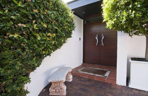 Mollymook Beach Casa | BANNISTER COVE MOLLYMOOK - Art House - spa -