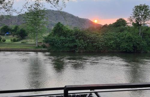 Kanchanaburi Complejo | Bansuanmaenam(บ้านสวนแม่น้ำ):sunset view room