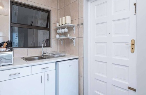 Bantry Bay Apartamento | Bantry Bay Studio. Pool & Ocean Views