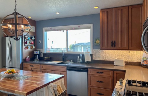 Bodega Bay Casa | Banyan House - Quaint Beach Cottage.