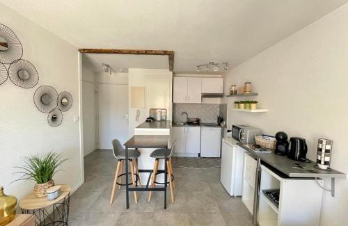 Patte d'Oie Apartamento | Bara ,Balcony ,Parking ,Patte d'oie neighborhood
