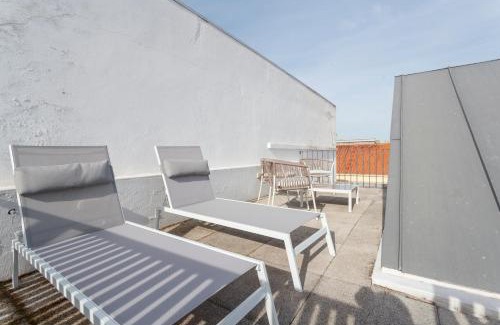 Santa Engracia Apartamento | Barbadinhos Apartments in Lisbon Historic Neighborhood