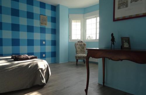 Torrelodones Cama Y Desayuno | BArcoiris B&B - Adults Men only - SOLO PARA HOMBRES