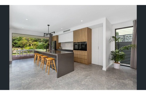 Casuarina Casa | Barefoot Beachfront @ She Oak - Beachfront 5bed home