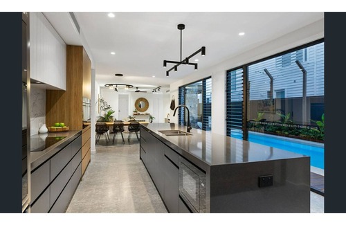 Casuarina Casa | Barefoot Beachfront @ She Oak - Beachfront 5bed home