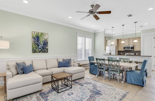 Sandestin Cabina | Barefoot Bungalo at Sandestin® - 2 Golf Carts