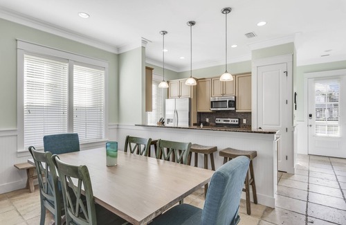 Sandestin Cabina | Barefoot Bungalo at Sandestin® - 2 Golf Carts