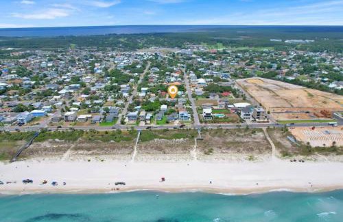 Bid-a-wee Beach Casa | Barefoot Bungalow - Private Beach Access, Dog-Friendly, 1940s Home 1 Block to Beach, FREE Daily Activities!