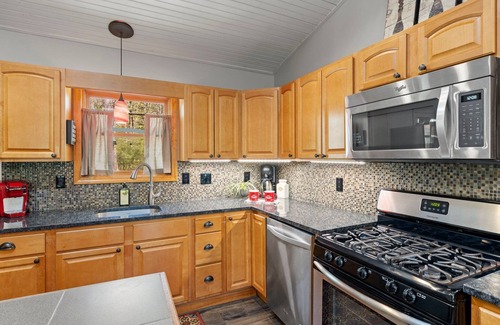 Burnsville Cabina | Barefoot Cabin with Extras