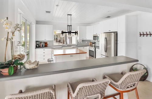 Alice Town Casa | Barefoot Haven-4 Bedroom Beachfront Home- RWBimini/Bimini Bay Community