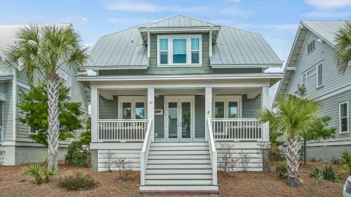 Santa Rosa Beach Casa | Barefoot Paradise by AvantStay Walk to Beach Pool Bikes