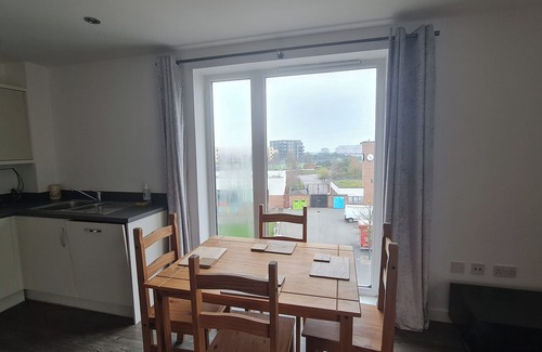 Thames Apartamento | Barking 2 Bed Apt with Parking & Good Travel Links