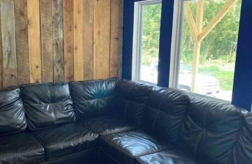Coalfield Casa | Barn and bling on Windrock