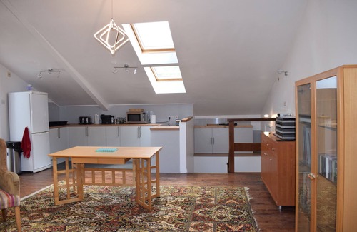 Clayton Cama Y Desayuno | Barn apartment 1 Bedroom + 2 Futon in Lounge