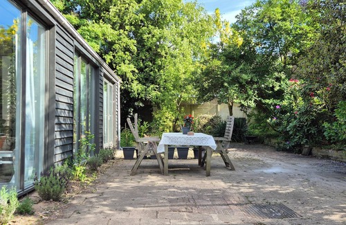 Eindhoven Casa | Barn converted into cosy studio with garden and free parking in Eindhoven
