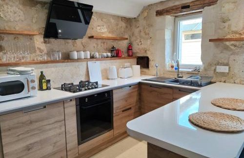 La Tour-Blanche-Cercles Casa | Barn cottage