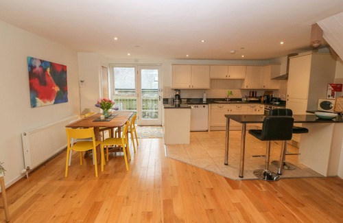 Newborough Cabaña | Barn End, 9 Stad Clynnog