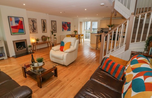 Newborough Cabaña | Barn End, 9 Stad Clynnog