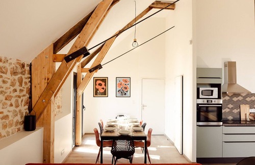 Assier Casa | Barn La Roca Masia-Les Coquelicots, swimming pool, garden, 4 bedrooms 8/10 persons