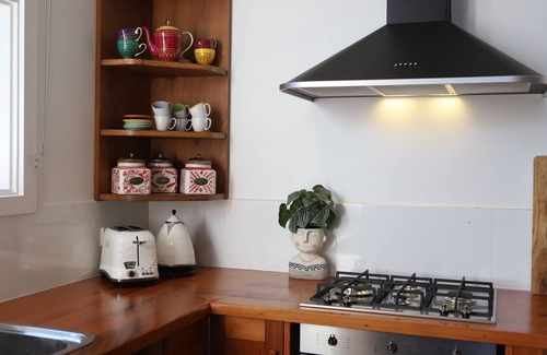 Somerville Casa | Barn Stay Hideaway "The Barn"