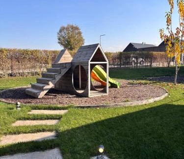 Tuzdybastau Villa | Barn Ville