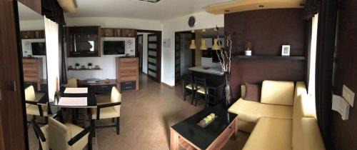 Korostetetlen Casa | Barna Bár Motel&Apartman