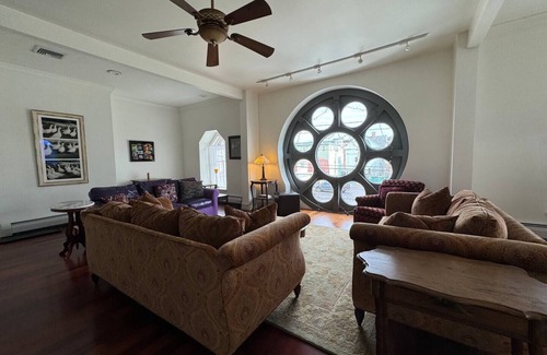Federal Hill Casa | Barnaby Castle Carriage House