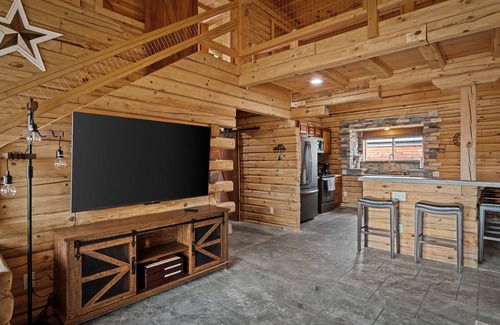 Arena Casa | Barnhouse! Mini Golf, Slide, Theater, Arcade/Games, Pool/Hot Tub/Sauna, Home Gym