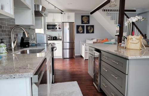 Plymouth Casa | BarnTides - Plymouth Long Beach