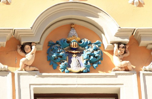 Altstadt Apartamento | Baroque house apartment 1st floor with French bed - Baroque house apartment
