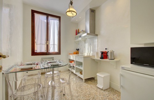 San Polo Apartamento | BARROCO EN SAN POLO 2 dobles Wifi AirCond