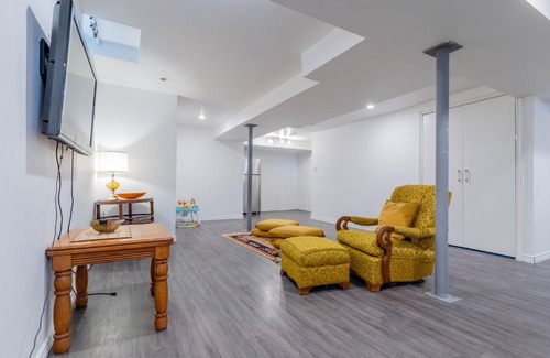 Barrie Apartamento | Barrie downtown home rental