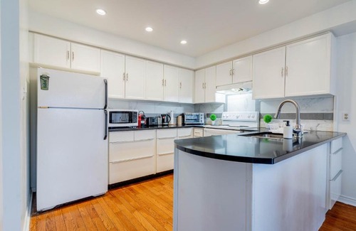 Barrie Apartamento | Barrie downtown home rental