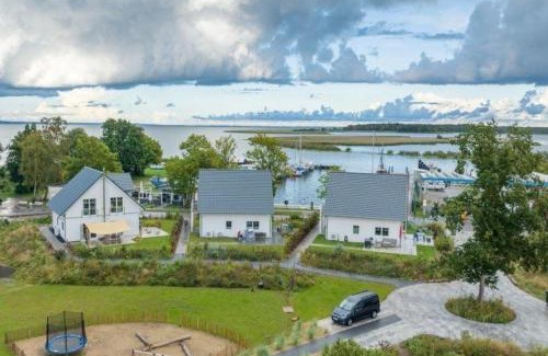 Altwarp Casa | Barrierefreies Ferienhaus in Altwarp mit Sauna, Kamin und Wasserblick
