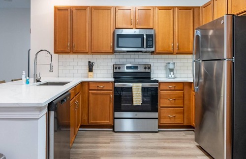 Wilmington Apartamento | Barsala l Modern 2BD; Pool, Picnic and Grilling Areas