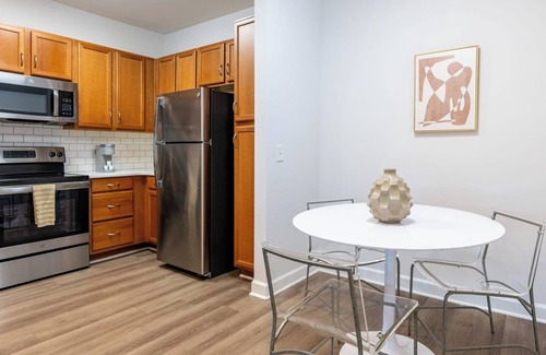 Wilmington Apartamento | Barsala l Modern 2BD; Pool, Picnic and Grilling Areas