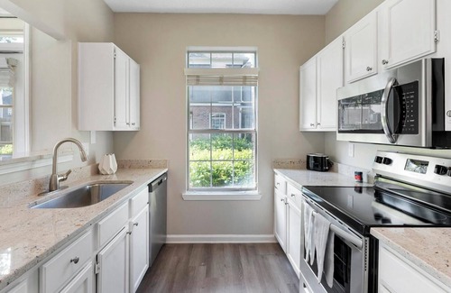 Santa Rosa Beach Apartamento | Barsala l New 2BD Coastal Apartment w/Pool, Gym & More