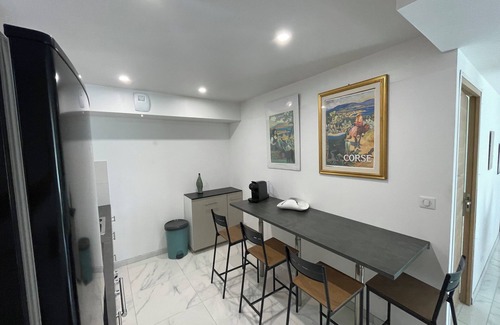Appietto Apartamento | Bas De Villa 60m² + Jardin au Golfe de Lava
