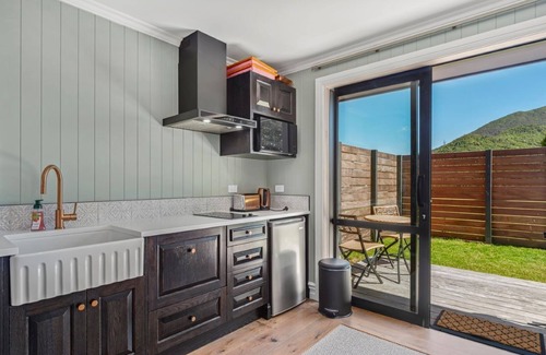 Taupo Casa | Base: $2 Extra: $30 4 Deborah Rise