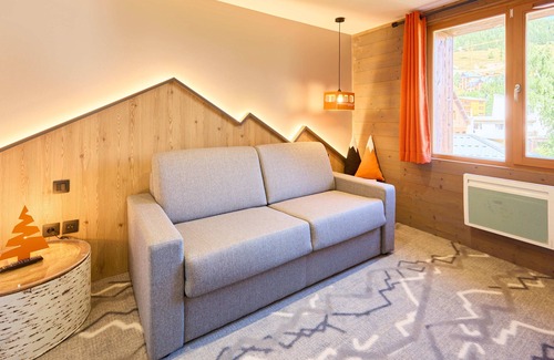 Les Deux Alpes Hotel | Base Camp Lodge Les 2 Alpes