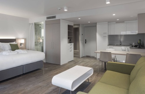 Nyon Apartamento | Base Nyon