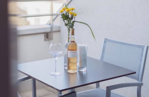 Nyon Apartamento | Base XL+ Rental