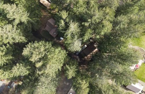 Welches Casa | Basecamp Compound - Hot Tubs & Highland Cows