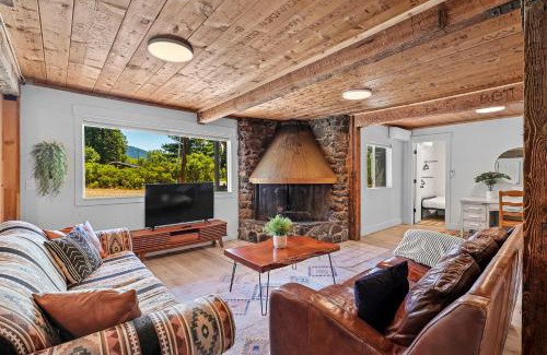 Mount Shasta Hotel | Basecamp Lodge