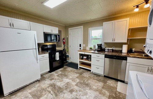 Rapid City Casa | Basecamp Retreat Mtn Vibes Near DT & Hwy 16