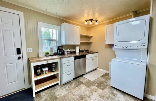 Rapid City Casa | Basecamp Retreat Mtn Vibes Near DT & Hwy 16