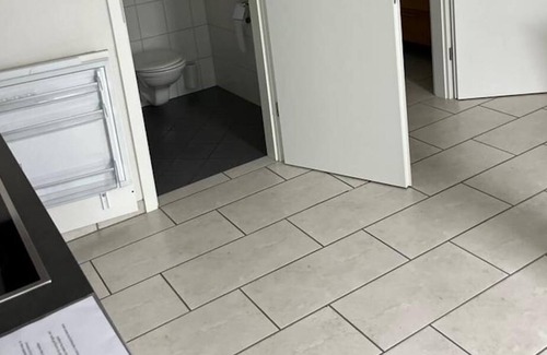Muttenz Apartamento | Basel - 5 mins away - Modern Basement Studio with Kitchen 35m2 in Muttenz