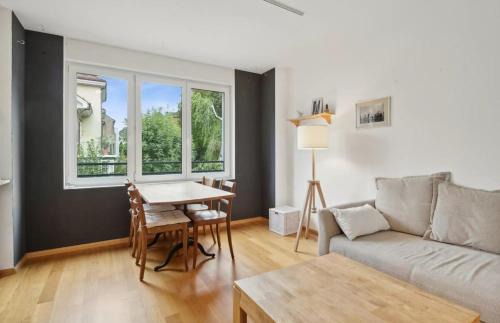 Bruderholz Apartamento | BASELiving Apartment 5 - 2 grosse Balkone - Bahnhof SBB