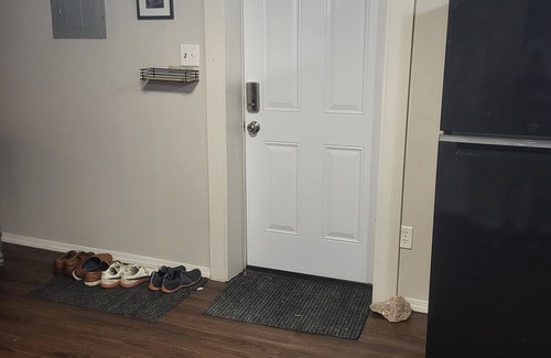 South Kansas City Casa | Two story ranch sleeps 8 in the quaint area of Kansas City called Waldo